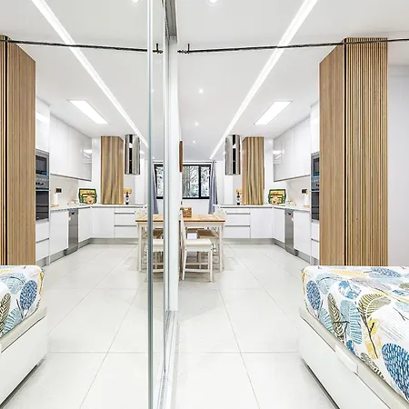 Holiday home Beachside With Modern Comfort
